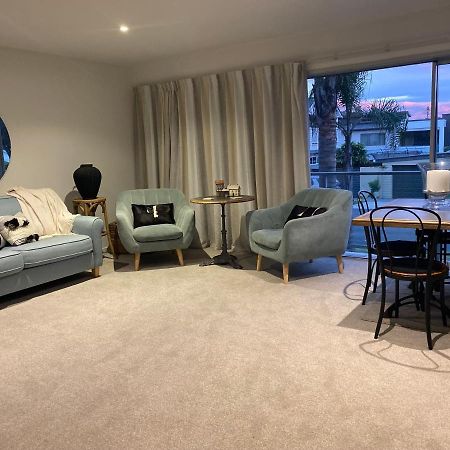 Modern Beach Apartment With Pool & Location Mount Maunganui Eksteriør billede