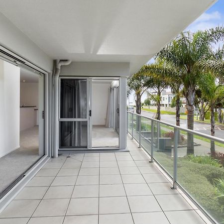 Modern Beach Apartment With Pool & Location Mount Maunganui Eksteriør billede