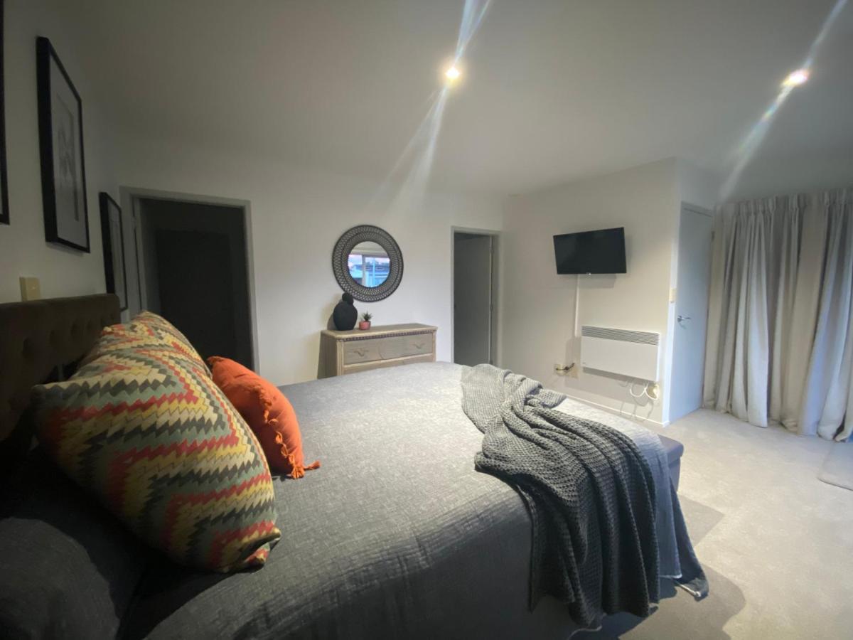Modern Beach Apartment With Pool & Location Mount Maunganui Eksteriør billede