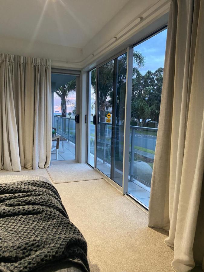 Modern Beach Apartment With Pool & Location Mount Maunganui Eksteriør billede