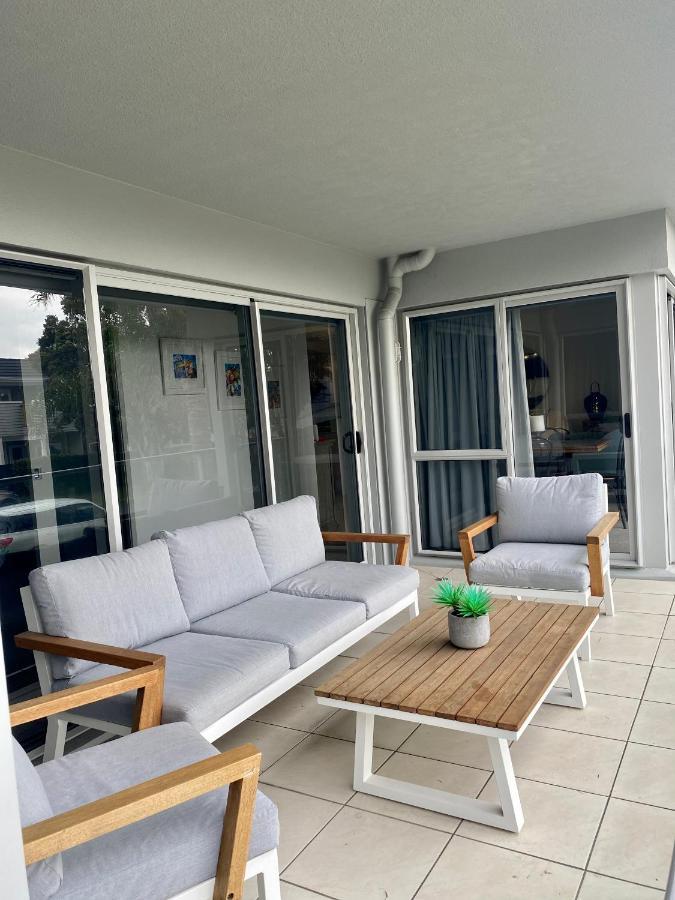 Modern Beach Apartment With Pool & Location Mount Maunganui Eksteriør billede