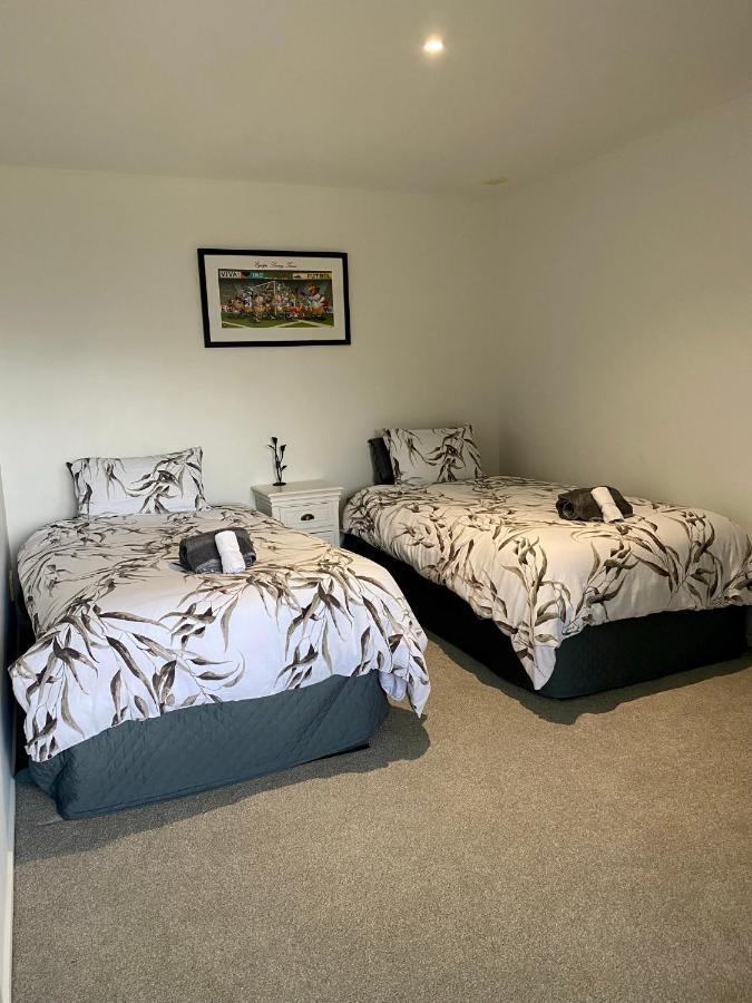 Modern Beach Apartment With Pool & Location Mount Maunganui Eksteriør billede