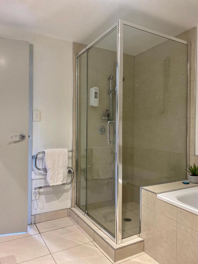 Modern Beach Apartment With Pool & Location Mount Maunganui Eksteriør billede