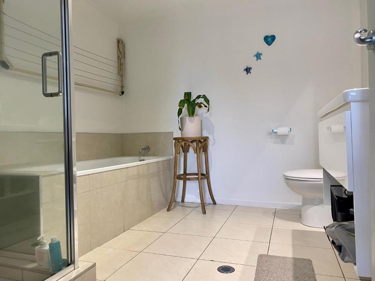 Modern Beach Apartment With Pool & Location Mount Maunganui Eksteriør billede