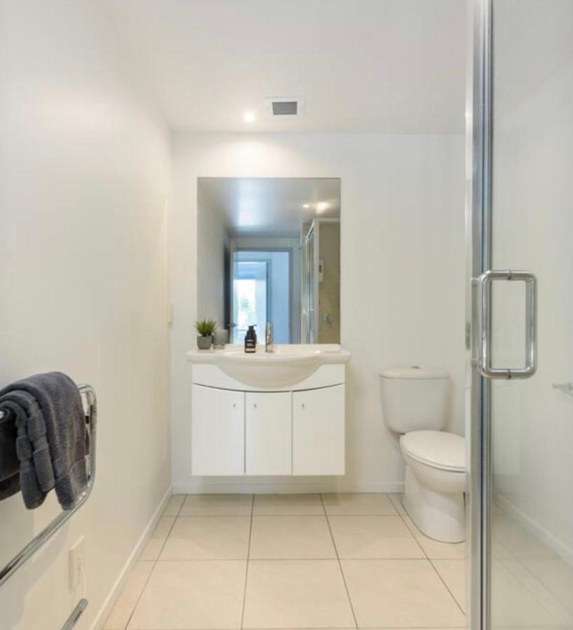 Modern Beach Apartment With Pool & Location Mount Maunganui Eksteriør billede