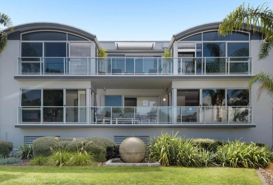 Modern Beach Apartment With Pool & Location Mount Maunganui Eksteriør billede